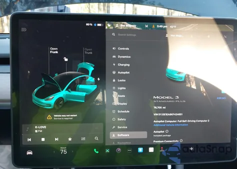 2019 Tesla Model 3 Long Range/Mid Range/Standard Range/Standard Range Plus z USA, uszkodzony, nr VIN 5YJ3E1EA8KF424651